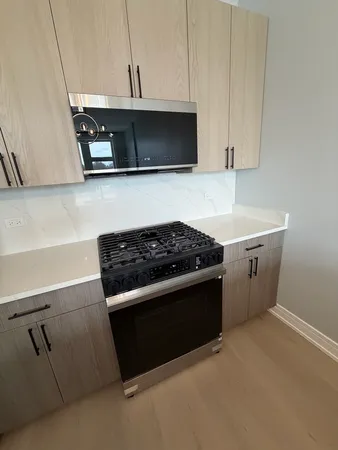 $2,595 | 2622 West Adams Street, Unit 3, Chicago, IL 60612