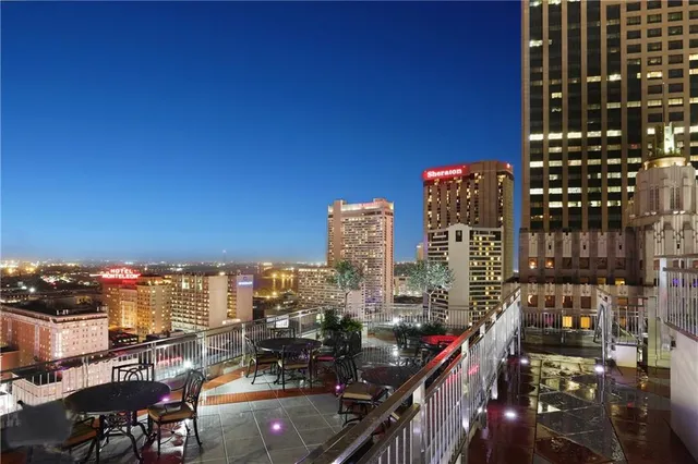 $5,025 | 210 Baronne Street, Unit 1807, New Orleans, LA 70112