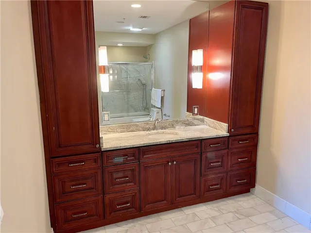 $5,025 | 210 Baronne Street, Unit 1807, New Orleans, LA 70112