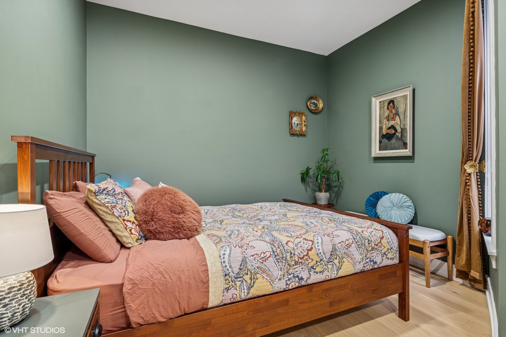 5103 North Clark Street, Unit 2 Chicago, IL 60640 - Photo 12 of 21 a bedroom with a bed and a window