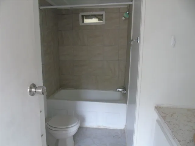 $1,100 | 910 Bunton Lane, Unit D, Uhland, TX 78640