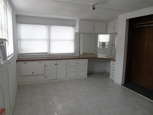 $1,100 | 910 Bunton Lane, Unit D, Uhland, TX 78640