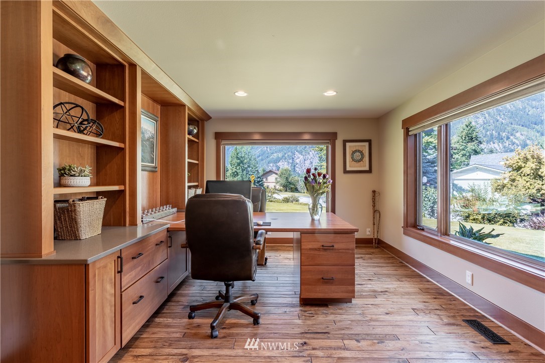 9739 Dye Road Leavenworth, WA 98826 - Photo 5 of 25 Gallery Image 5