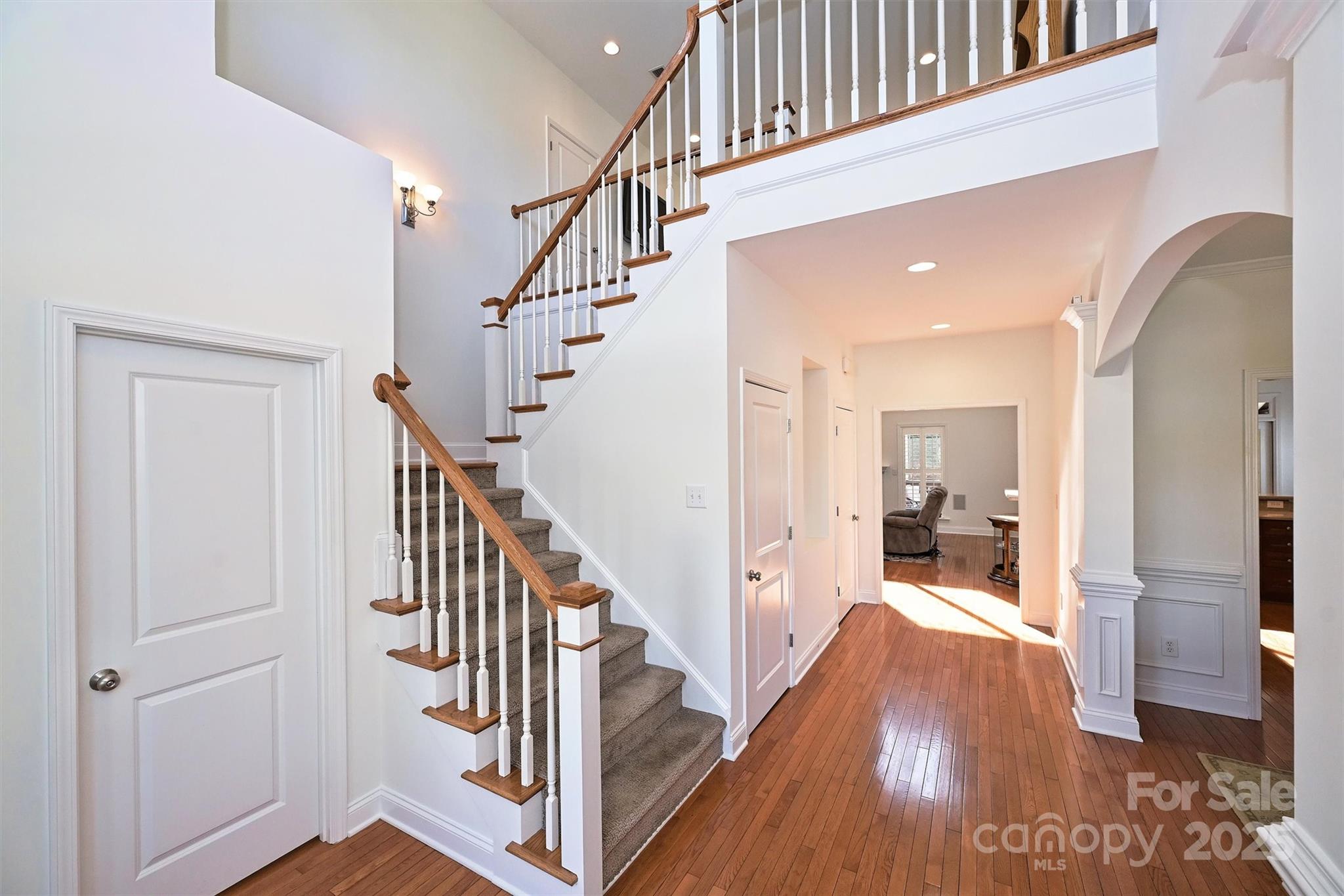 8816 Castle Cliff Drive Matthews, NC 28105 - Photo 4 of 43