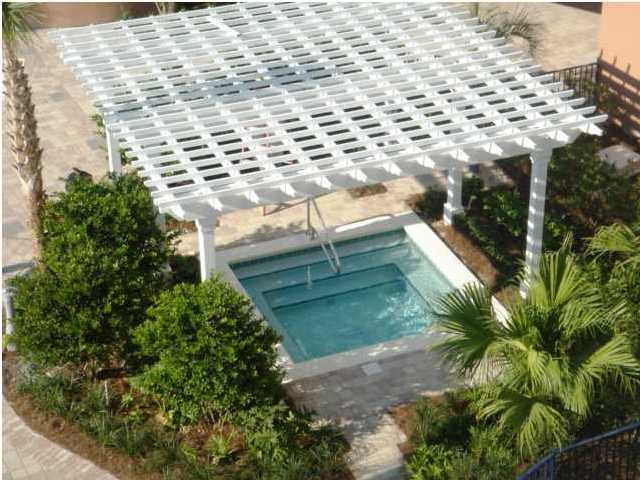 1110 Santa Rosa Boulevard, Unit A622 Fort Walton Beach, FL 32548 - Photo 9 of 27 a backyard of a building