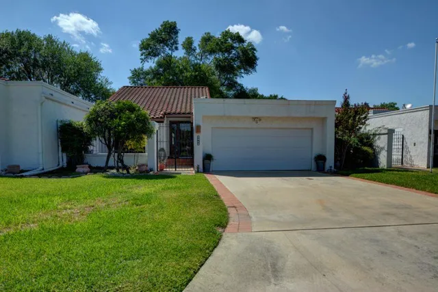 $3,000 | 2629 Calle Del Roble, Kerrville, TX 78028