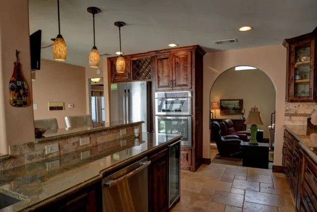 $3,000 | 2629 Calle Del Roble, Kerrville, TX 78028