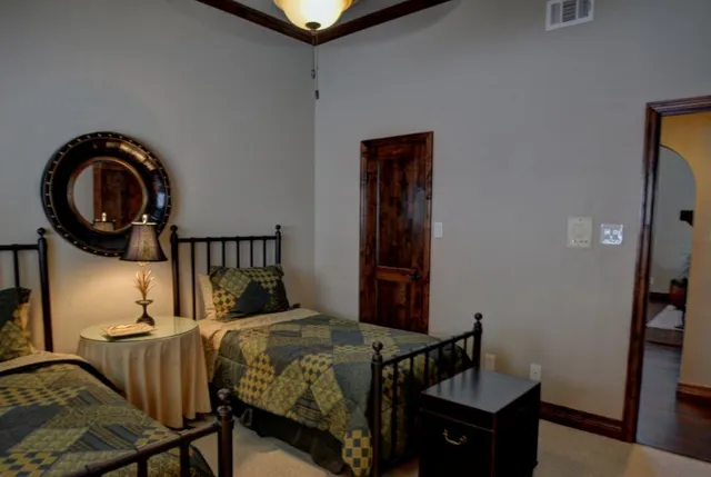 $3,000 | 2629 Calle Del Roble, Kerrville, TX 78028