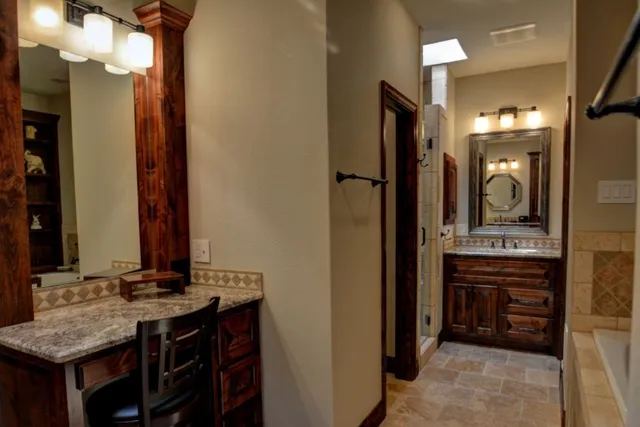 $3,000 | 2629 Calle Del Roble, Kerrville, TX 78028