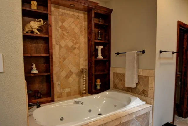 $3,000 | 2629 Calle Del Roble, Kerrville, TX 78028