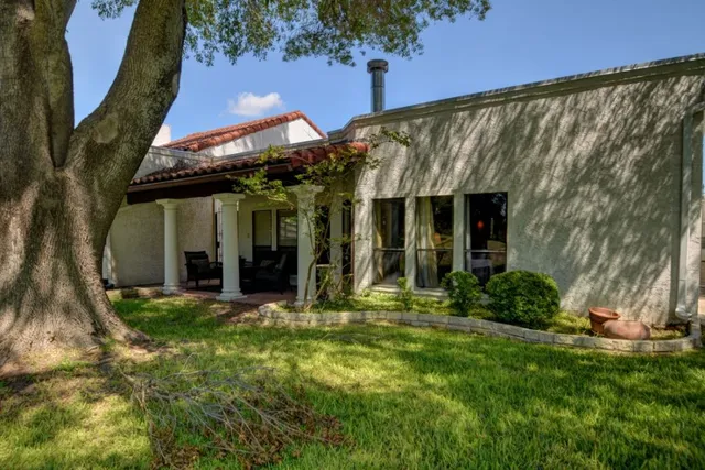 $3,000 | 2629 Calle Del Roble, Kerrville, TX 78028