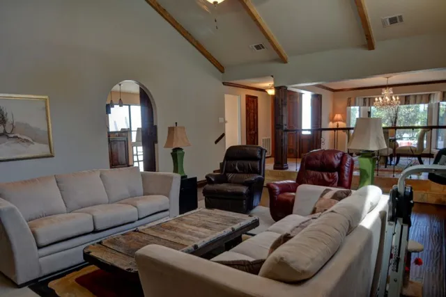 $3,000 | 2629 Calle Del Roble, Kerrville, TX 78028