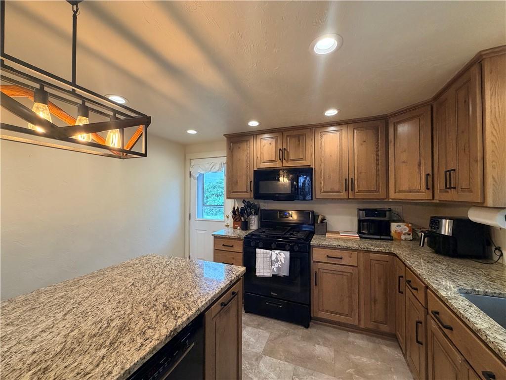 16 Jackson Drive Monessen, PA 15062 - Photo 5 of 30