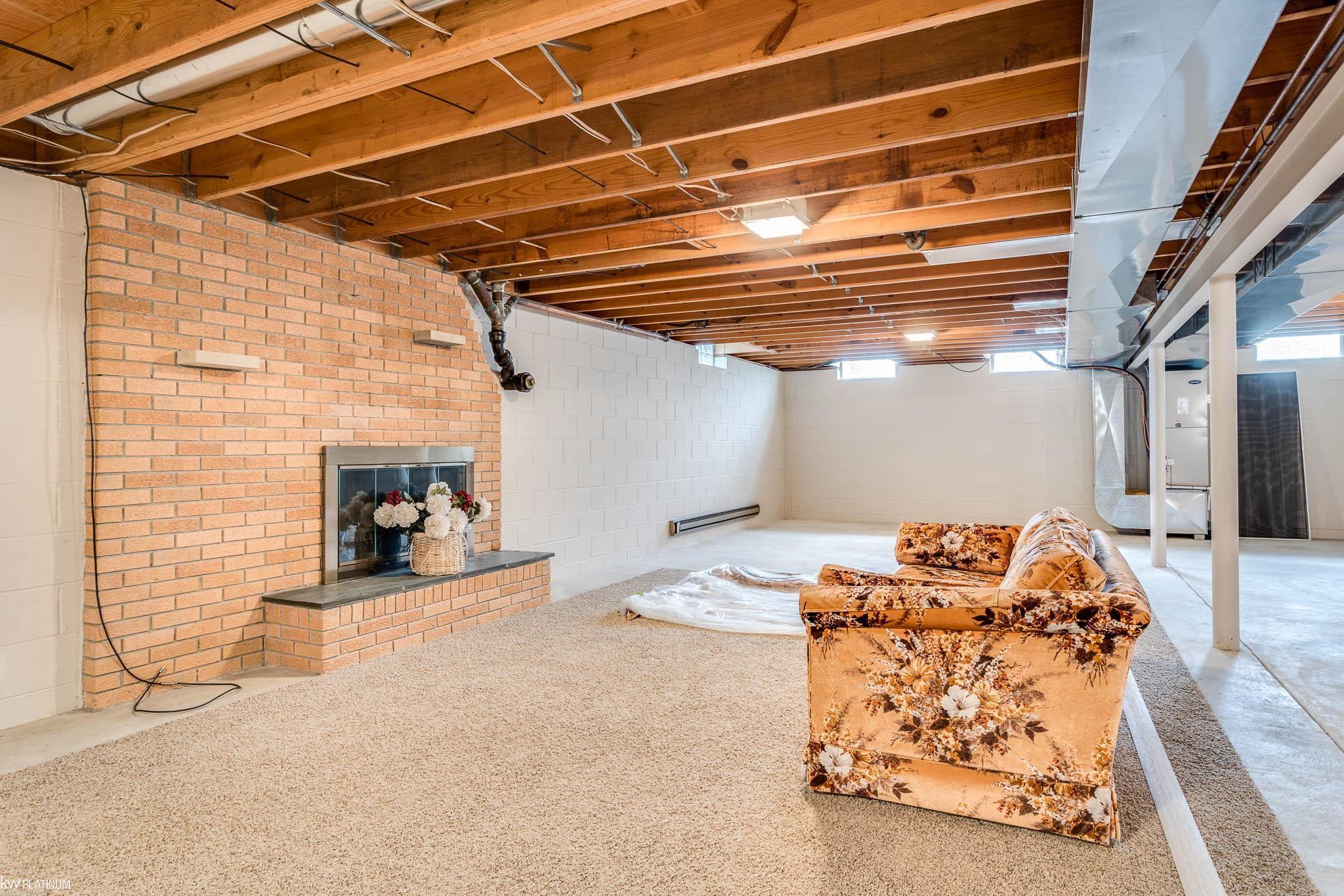 268 George V Croswell, MI 48422 - Photo 40 of 59 Gallery Image 40