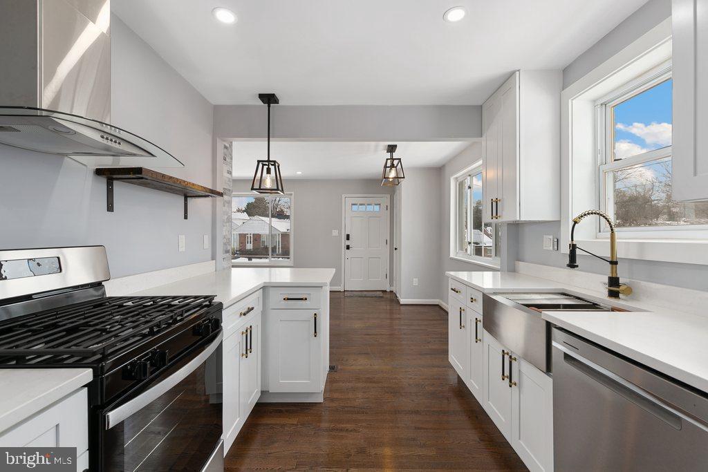 2405 Kimberly Street Silver Spring, MD 20902 - Photo 1 of 55