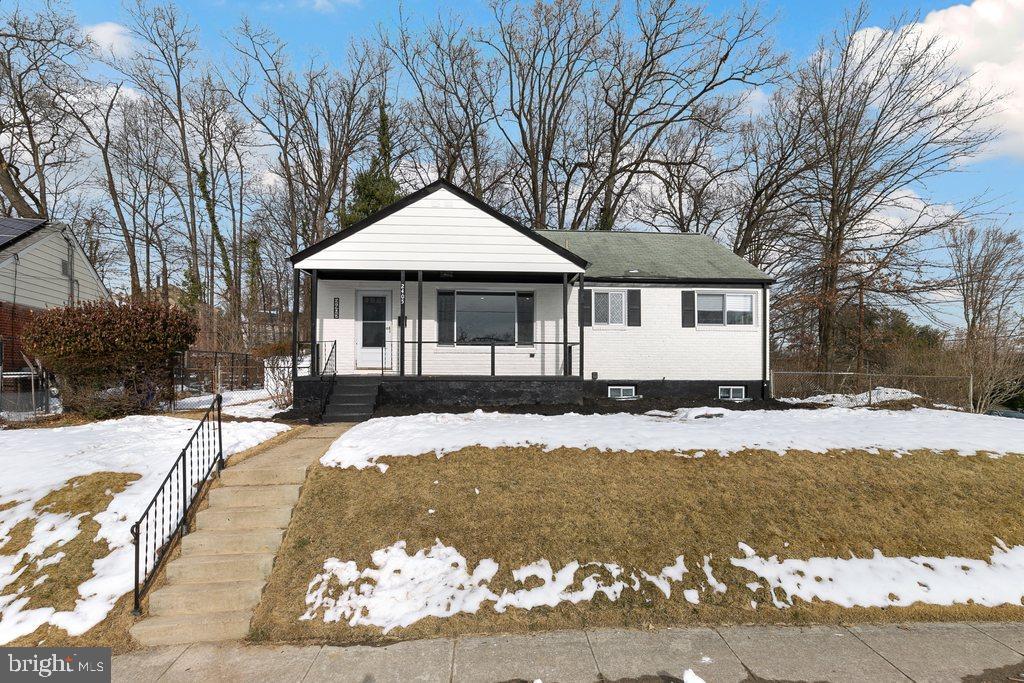 2405 Kimberly Street Silver Spring, MD 20902 - Photo 3 of 55