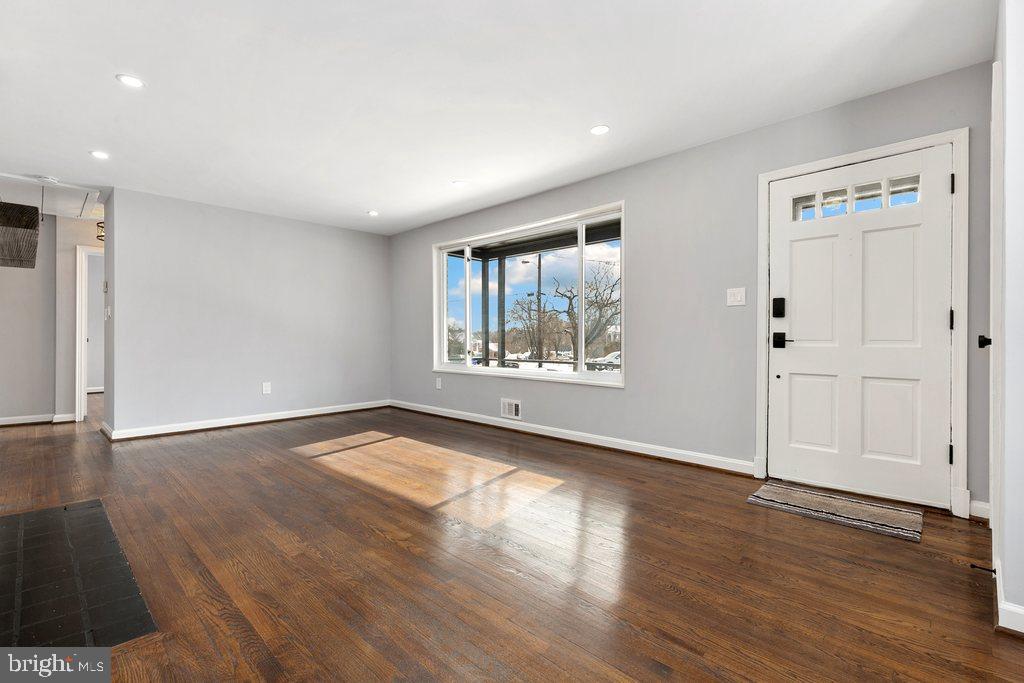 2405 Kimberly Street Silver Spring, MD 20902 - Photo 9 of 55