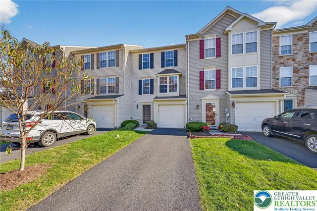 $2,600 | 4596 Jasmine Drive, Center Valley, PA 18034