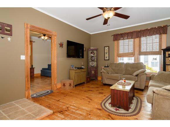 35 King Street Rochester, NH 03867 - Photo 1 of 1