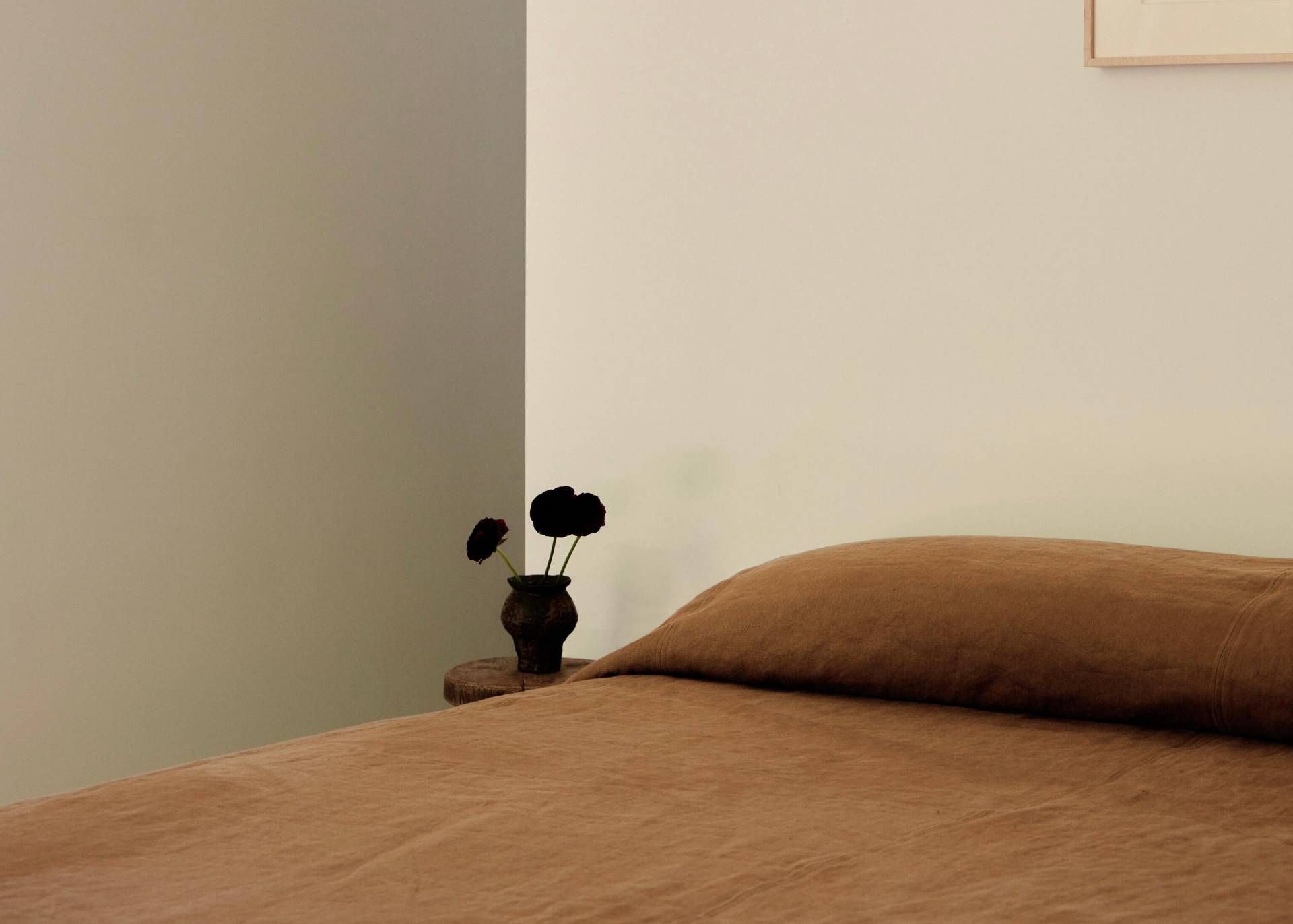 78 Windmill Lane Bridgehampton, NY 11932 - Photo 24 of 32 a bedroom with a bed and a table