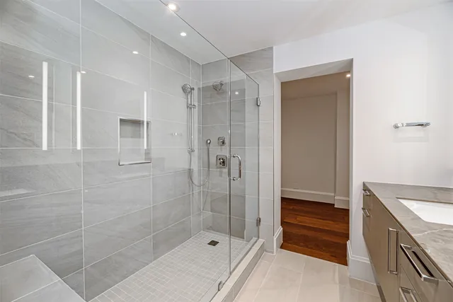 $1,119,000 | 1701 Hermann Drive, Unit 34L, Houston, TX 77004