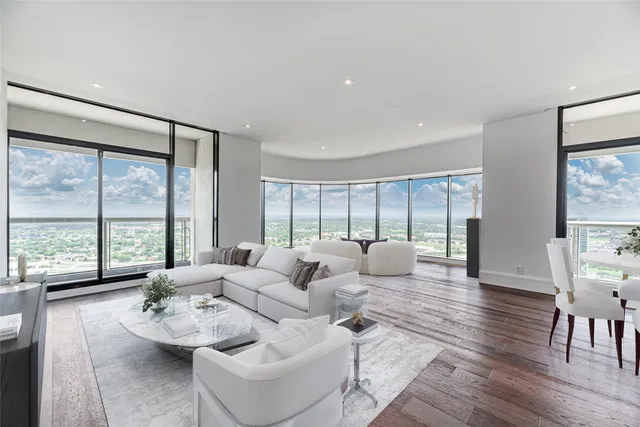 $1,119,000 | 1701 Hermann Drive, Unit 34L, Houston, TX 77004