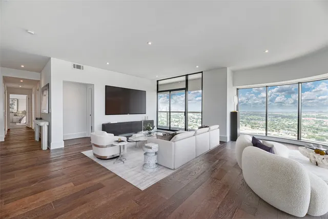 $1,119,000 | 1701 Hermann Drive, Unit 34L, Houston, TX 77004