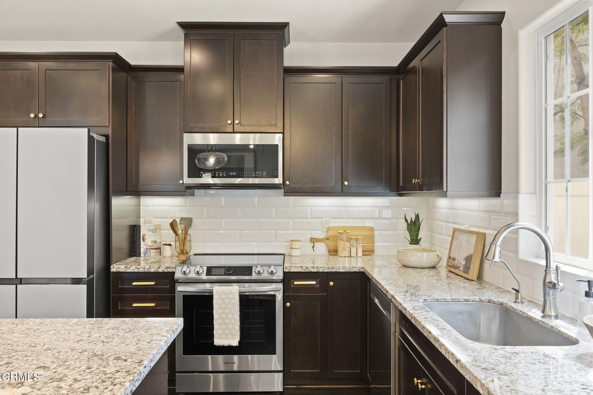 3430 North Oxnard Boulevard Oxnard, CA 93036 - Photo 14 of 53 17-web-or-mls-Upmarketmedia_3430Oxn-51