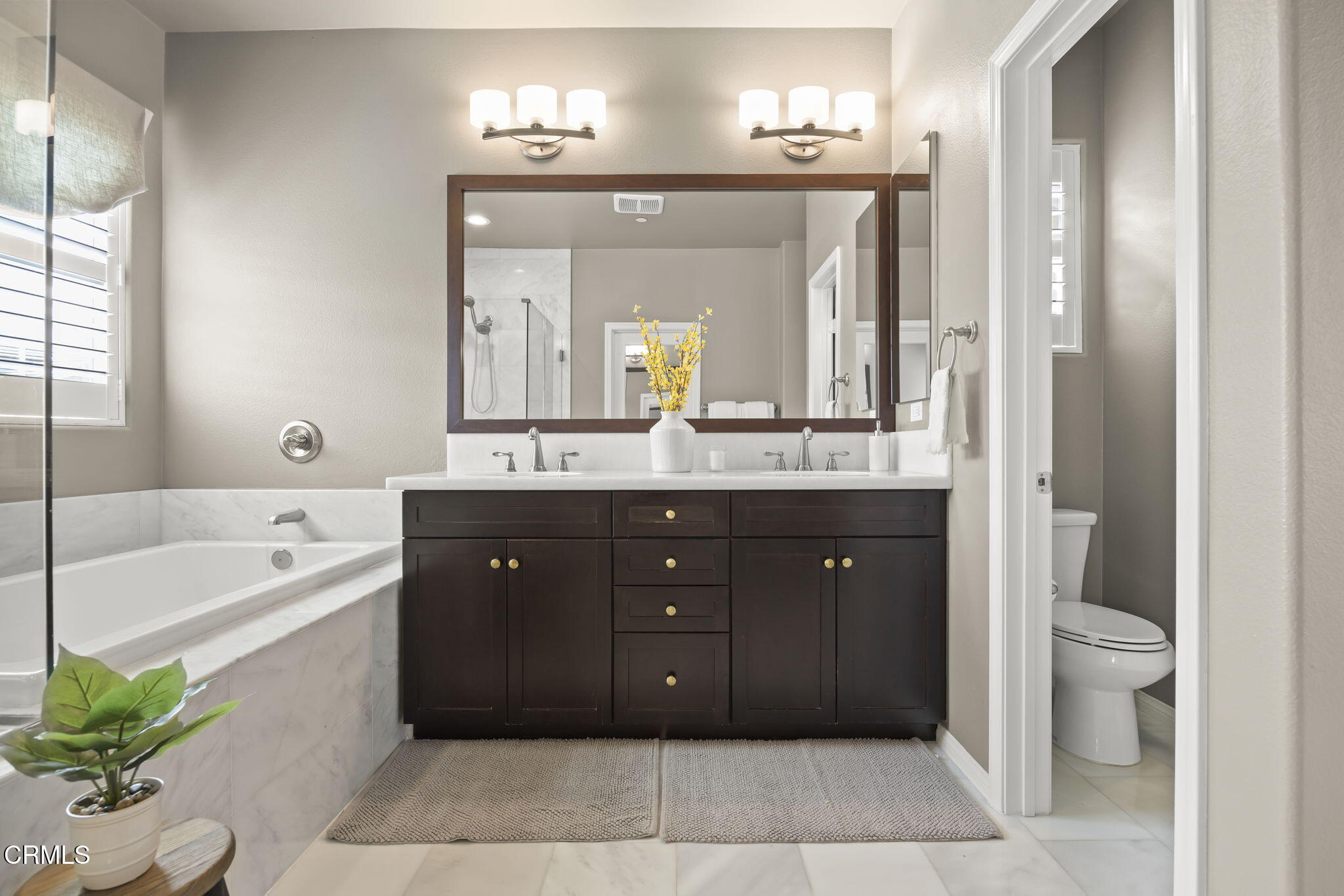 3430 North Oxnard Boulevard Oxnard, CA 93036 - Photo 29 of 53 24-web-or-mls-Upmarketmedia_3430Oxn-72