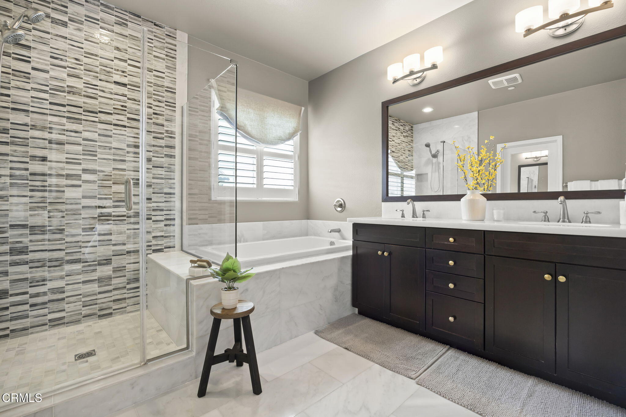 3430 North Oxnard Boulevard Oxnard, CA 93036 - Photo 30 of 53 25-web-or-mls-Upmarketmedia_3430Oxn-75