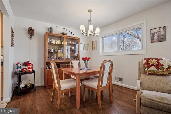 $775,000 | 7706 Bristow Drive, Annandale, VA 22003