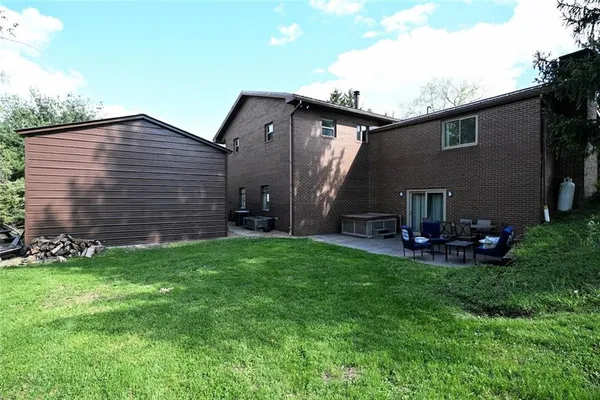 $335,000 | 305 Upper Middletown Road, Smock, PA 15480