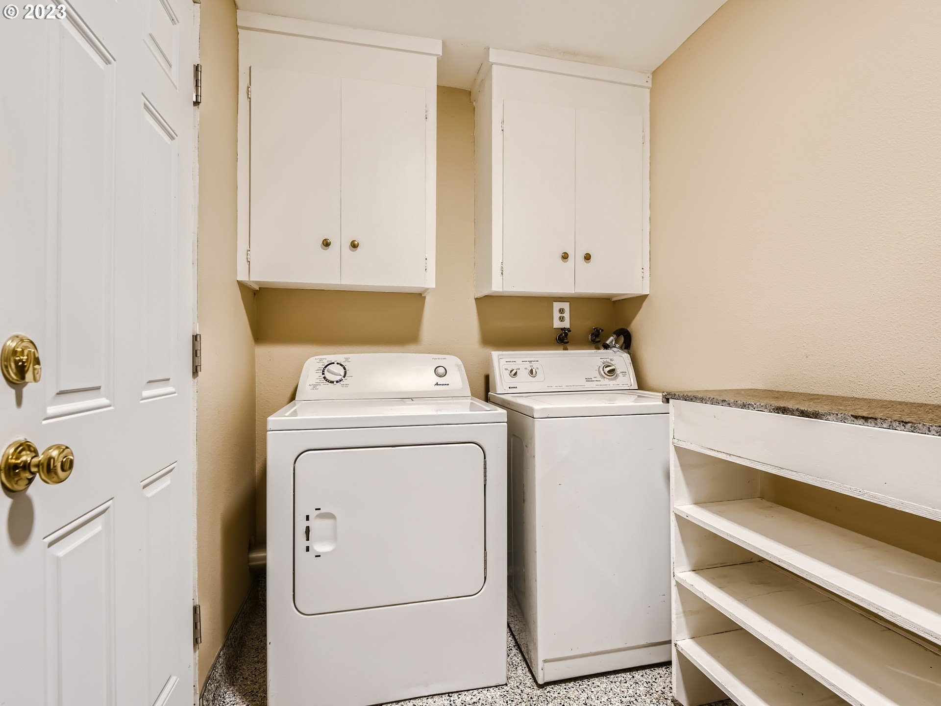 6402 Southeast 57th Avenue Portland, OR 97206 - Photo 13 of 35