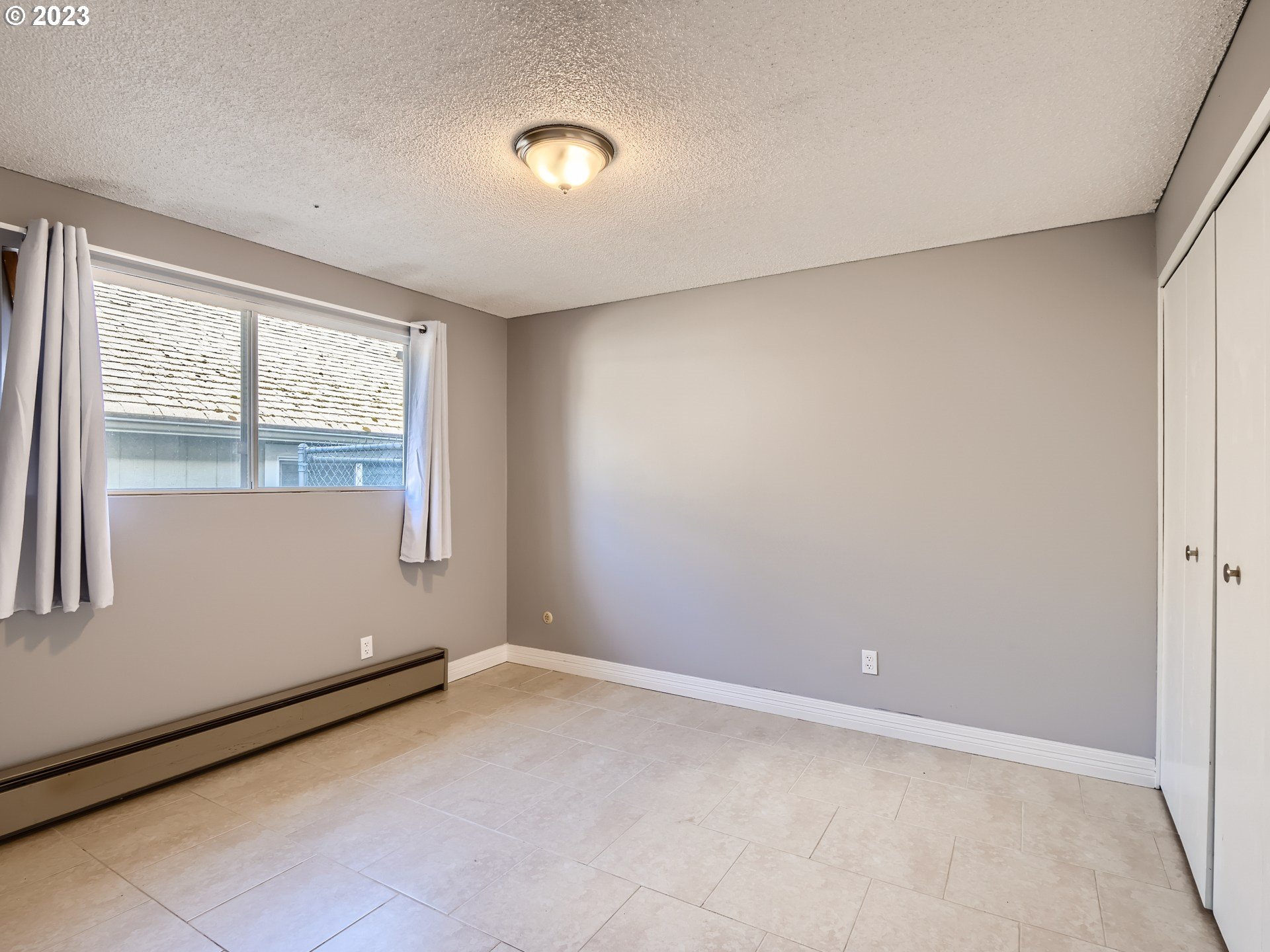 6402 Southeast 57th Avenue Portland, OR 97206 - Photo 14 of 35