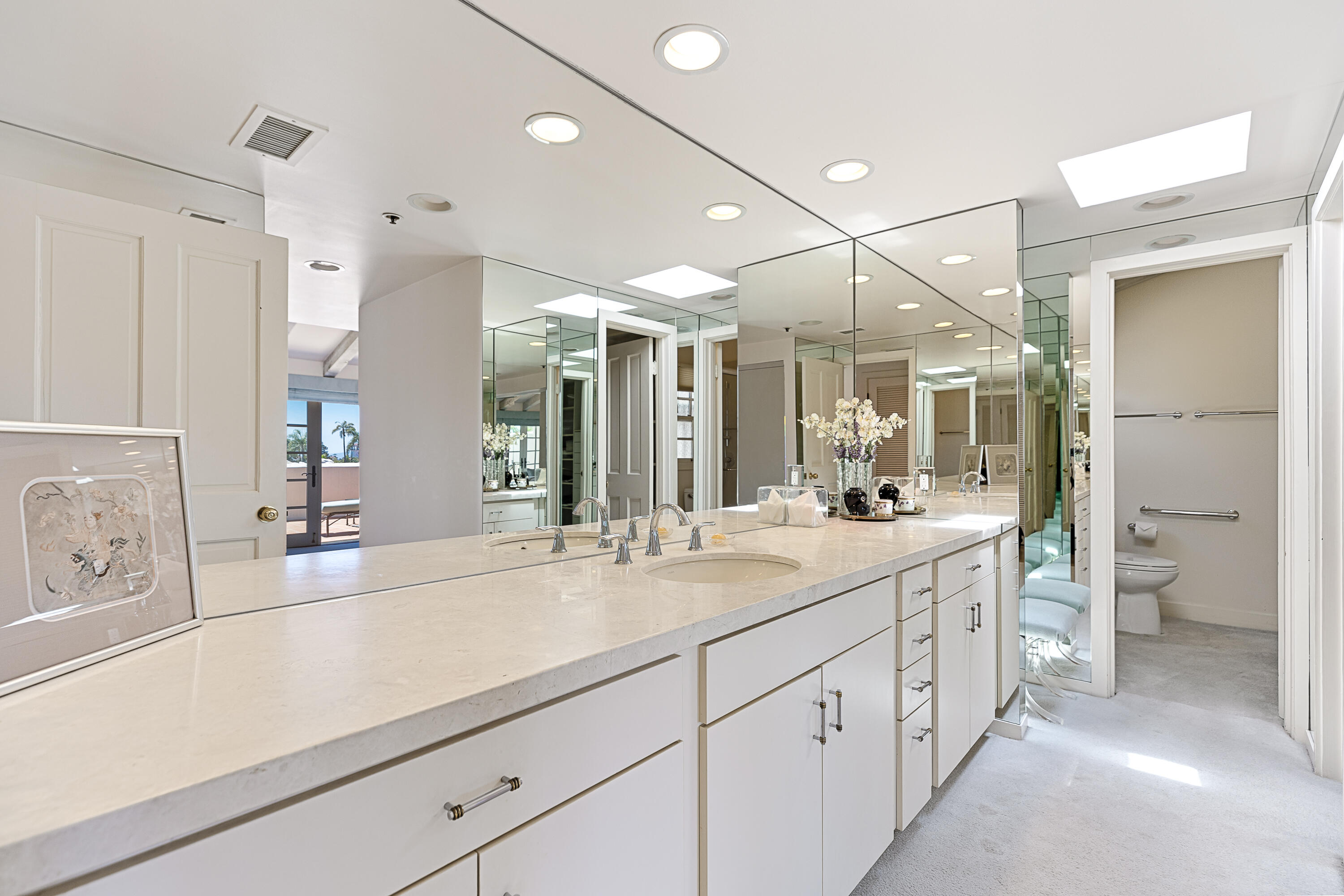 1525 State Street, Unit 306 Santa Barbara, CA 93101 - Photo 13 of 28 Primary Bathroom