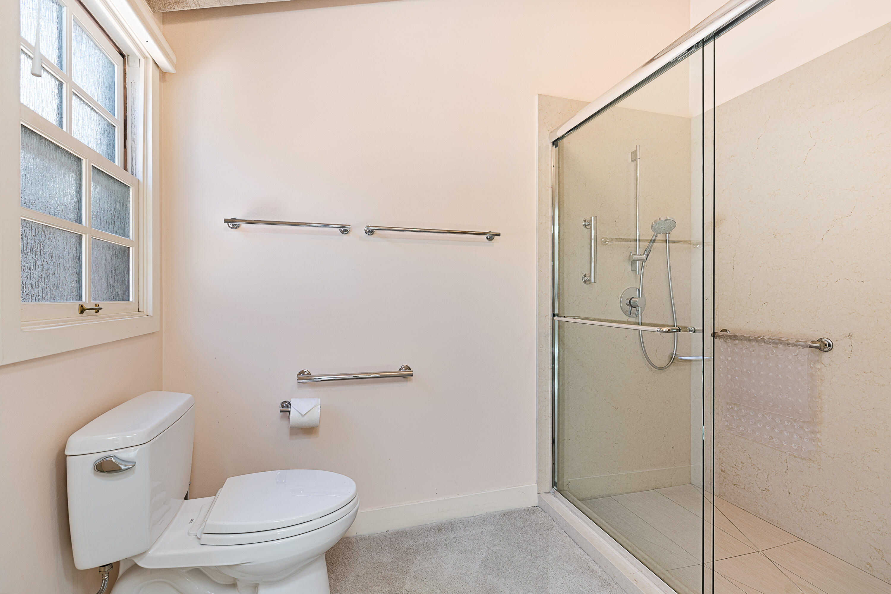 1525 State Street, Unit 306 Santa Barbara, CA 93101 - Photo 14 of 28 Primary Bathroom with Shower