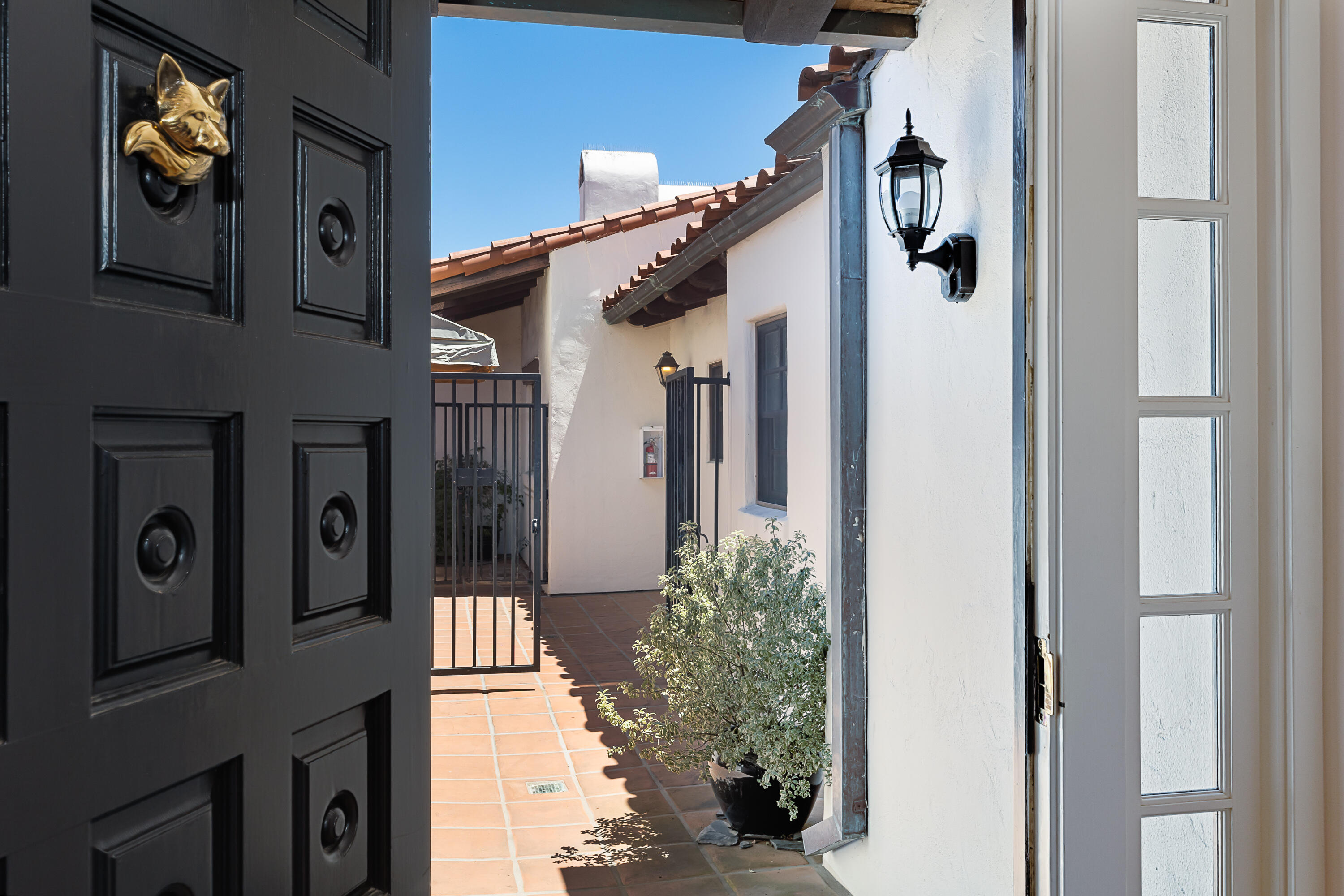 1525 State Street, Unit 306 Santa Barbara, CA 93101 - Photo 3 of 28 Elevator to Top Floor