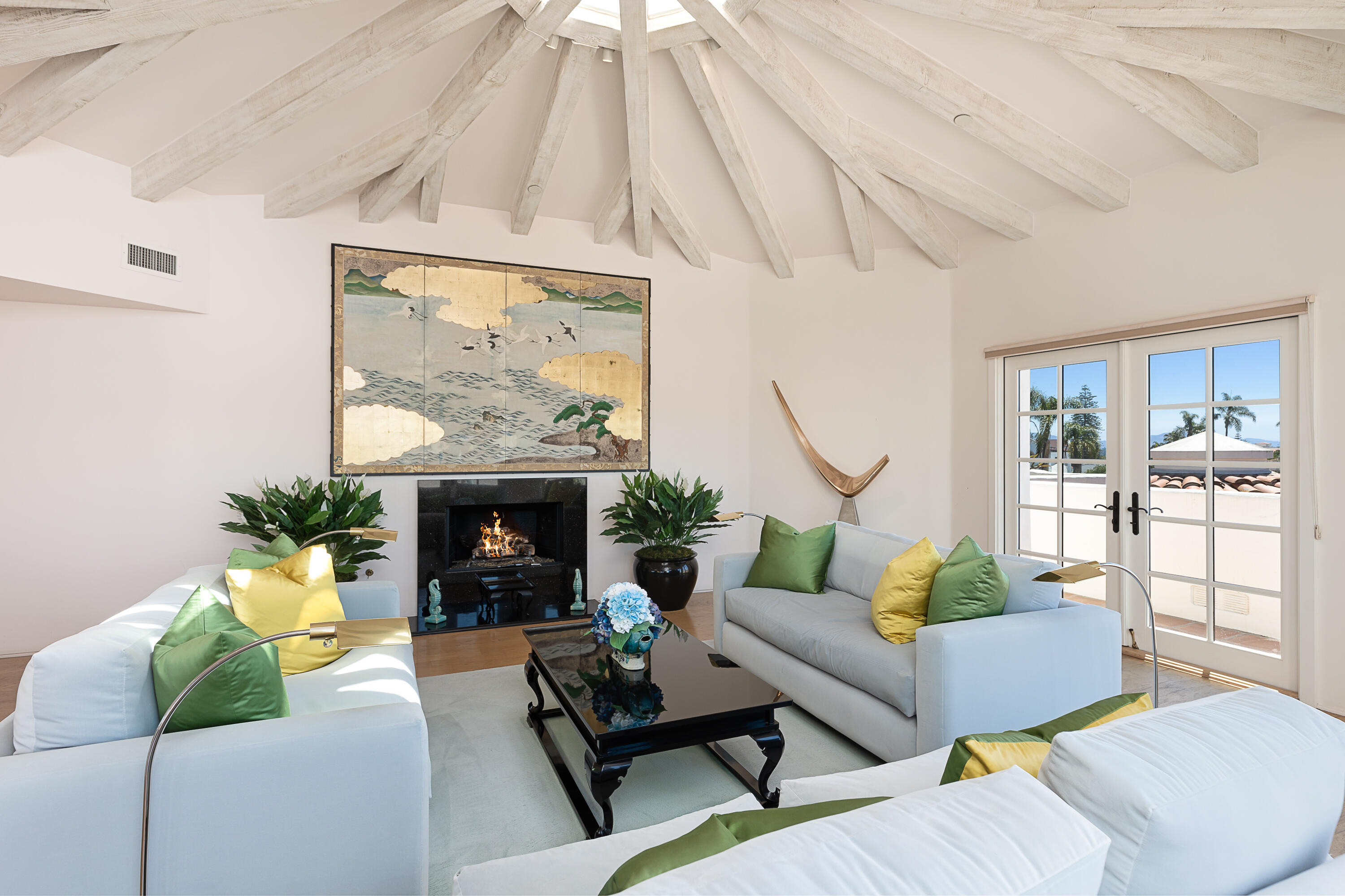 1525 State Street, Unit 306 Santa Barbara, CA 93101 - Photo 6 of 28 Great Room