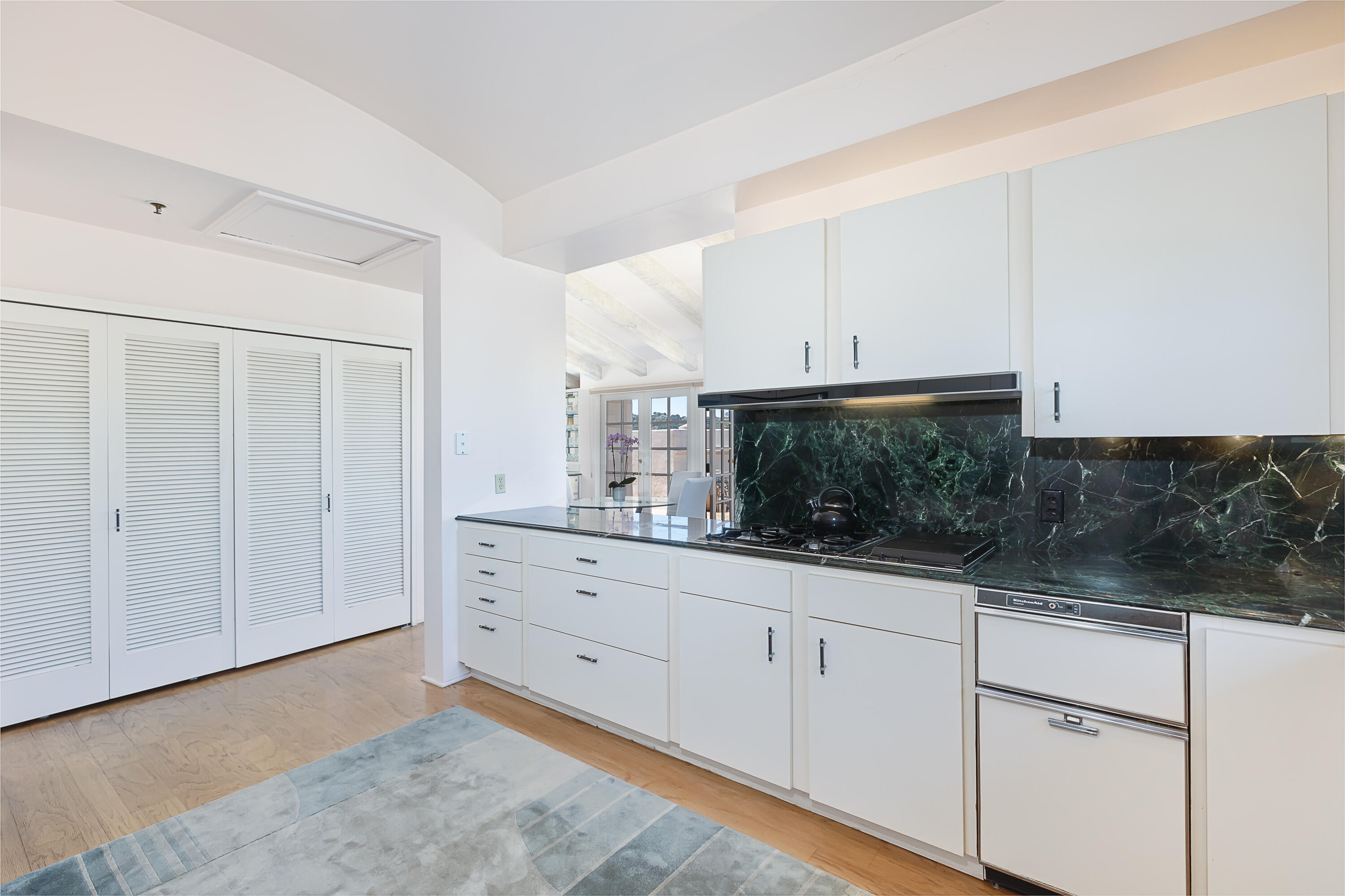 1525 State Street, Unit 306 Santa Barbara, CA 93101 - Photo 9 of 28 Gourmet Kitchen
