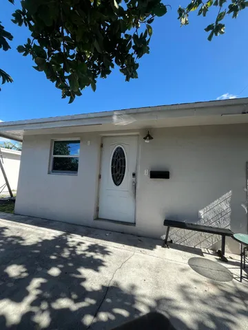 $1,500 | 108 Arthur Court, Boynton Beach, FL 33435