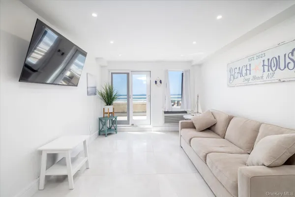 $5,000 | 450 West Broadway, Unit 3F, Long Beach, NY 11561