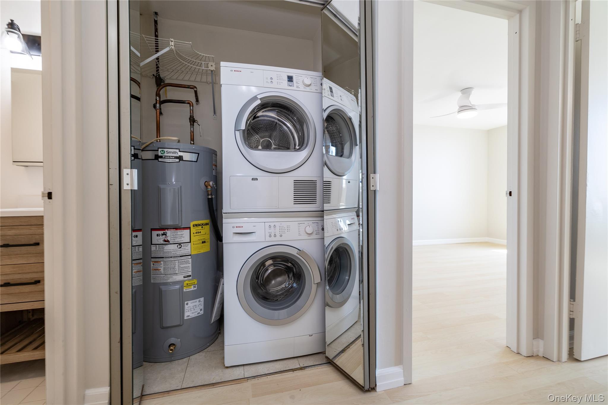 450 West Broadway, Unit 3F Long Beach, NY 11561 - Photo 12 of 23 Laundry in Unit