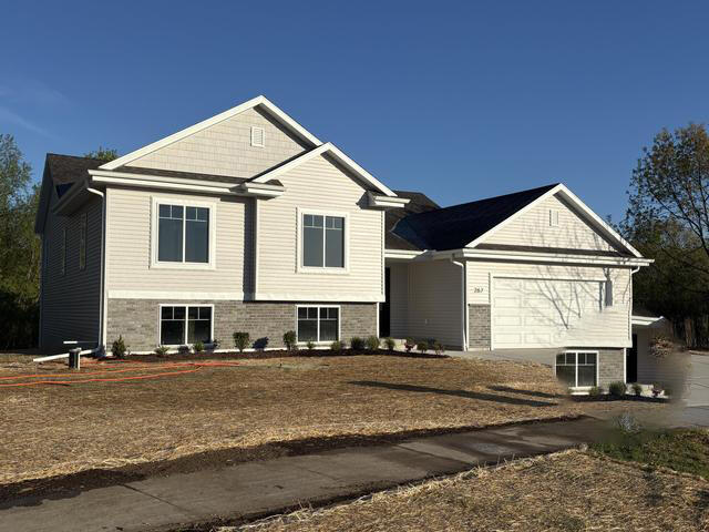 267 Cardinal Drive Sullivan, WI 53178 - Photo 2 of 37 1961232-2