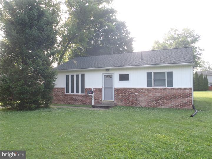 392 Clair Road Southampton, PA 18966 - Photo 2 of 16 Gallery Image 2