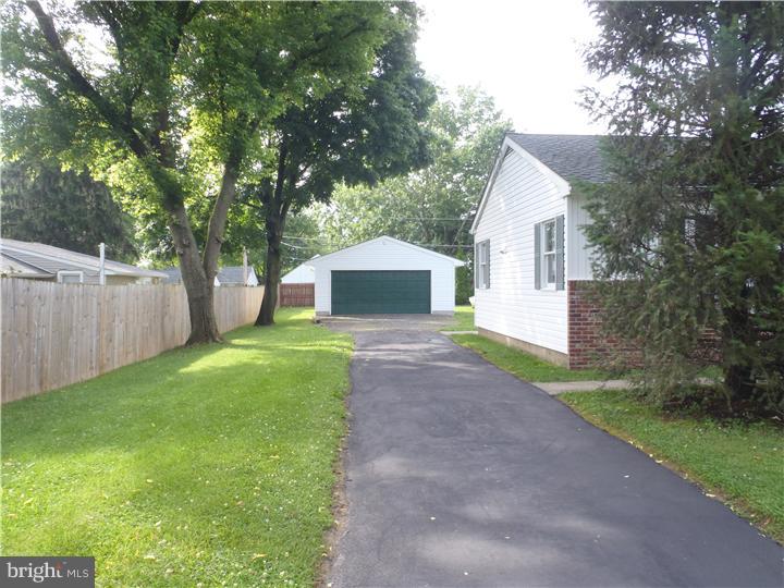 392 Clair Road Southampton, PA 18966 - Photo 5 of 16 Gallery Image 5