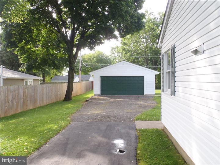 392 Clair Road Southampton, PA 18966 - Photo 7 of 16 Gallery Image 7