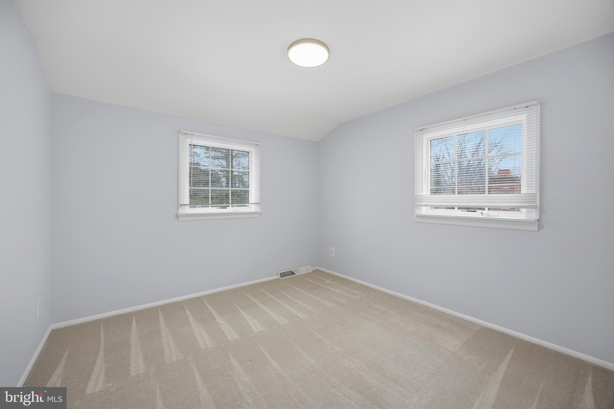34 White Birch Road Blackwood, NJ 08012 - Photo 27 of 39 3rd spacious bedroom