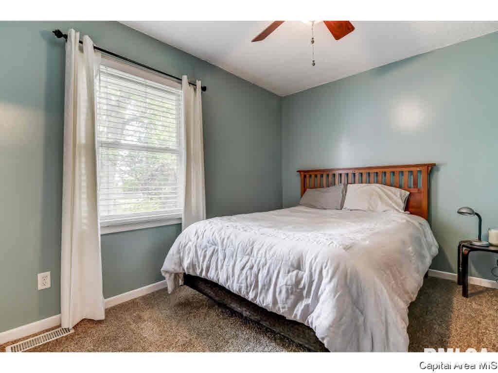 1916 Stonehenge Road Springfield, IL 62702 - Photo 13 of 28
