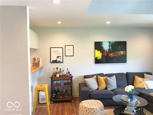 $1,645 | 2147 North Pennsylvania Street, Indianapolis, IN 46202