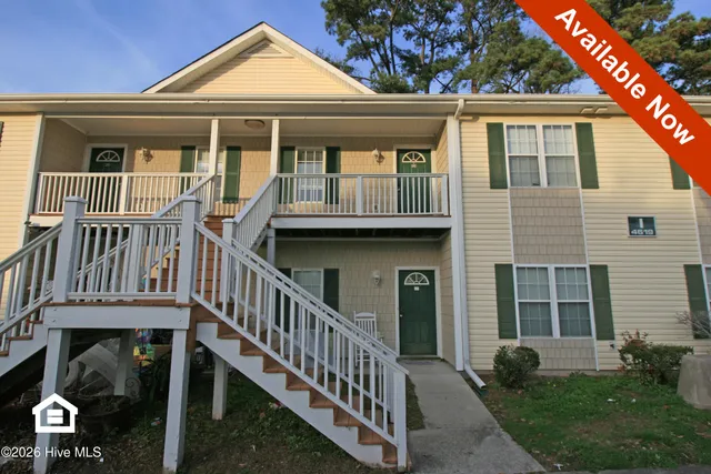 $1,350 | 4619 McClelland Drive, Unit 202, Wilmington, NC 28405